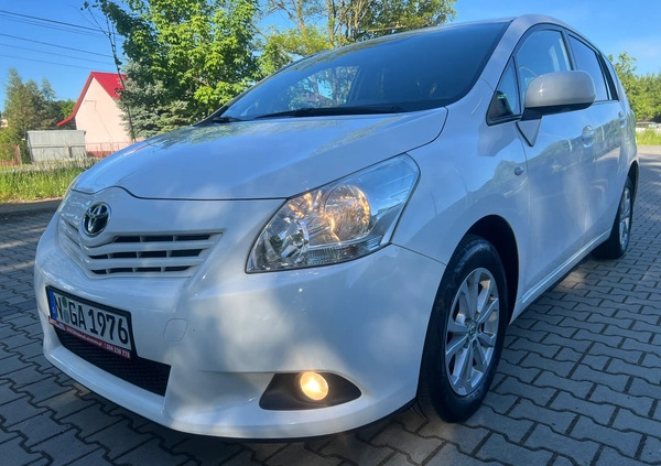 Toyota Verso cena 39900 przebieg: 200000, rok produkcji 2013 z Jasień małe 631